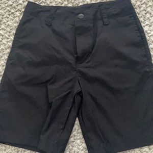 NWOT UA boys 6 golf short